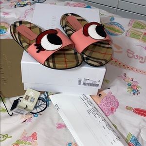 Burberry slides size 3 kids